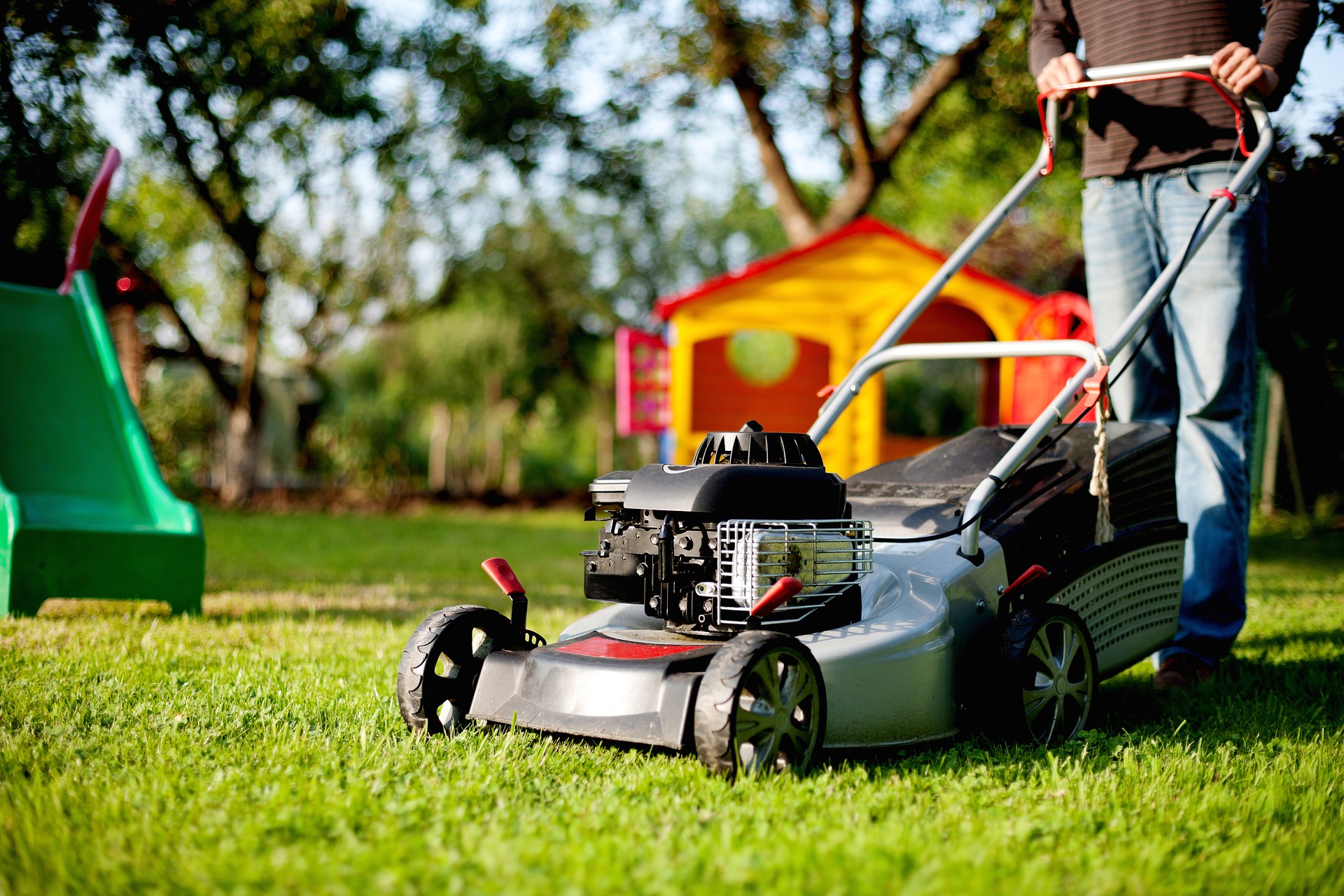 lawn-mower-2127637_1920 lawn-mower-2127637_1920